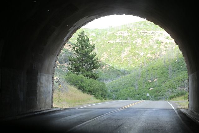 tunnel-gfaef61258_640